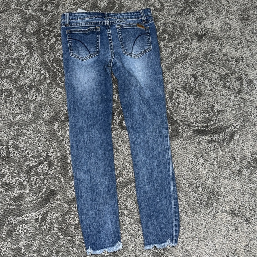 •Joe’s Jeans raw hem stretchy skinny jeans• - Picture 2 of 2